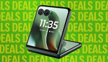 Motorola’s Souped-Up Folding Phone Is Almost Half Off