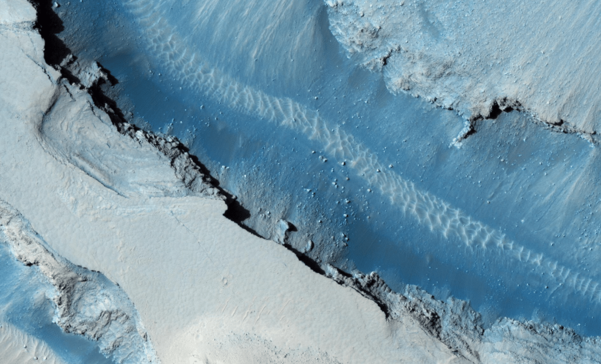 New Orpheus Mission Will Explore Mars’ Deepest Volcanoes In Search Of Hidden Life