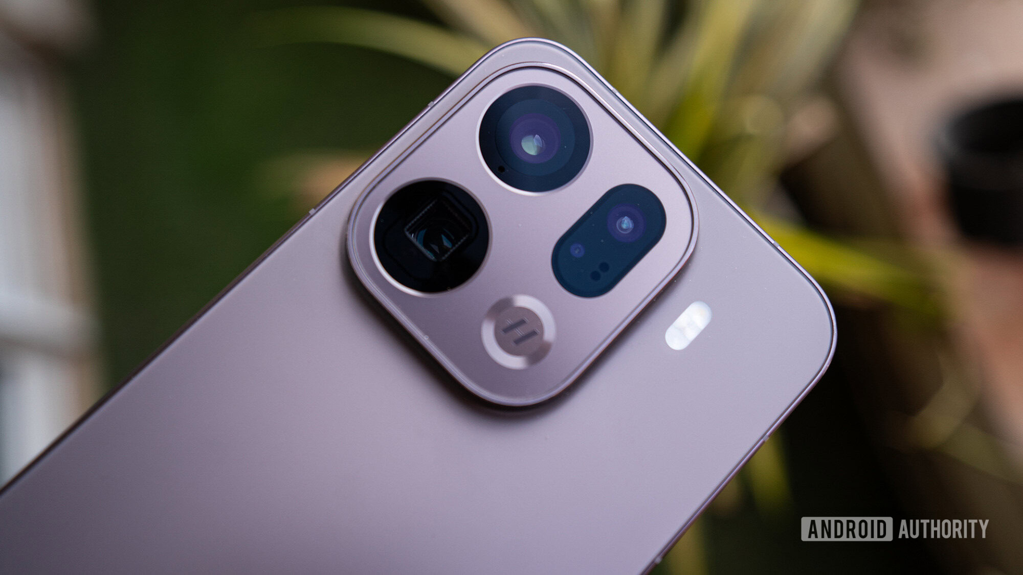 OPPO Find X9 Pro camera setup