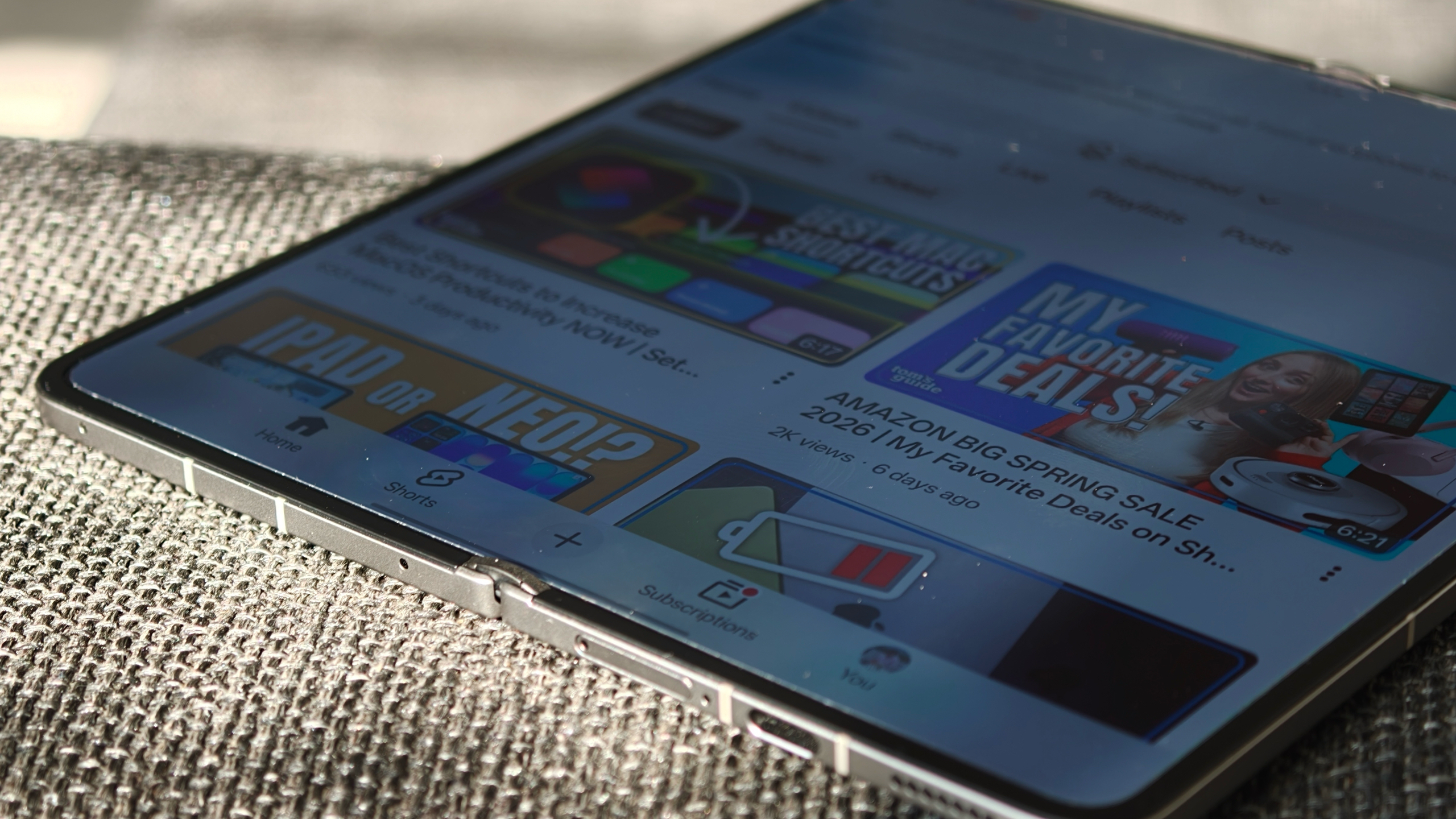 Hands-on images with the Oppo Find N6 showing the phone and the crease from different angles