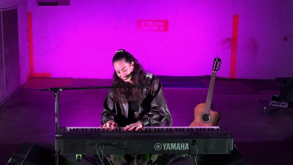 דניאל רובין בהופעה בחניון גן העיר