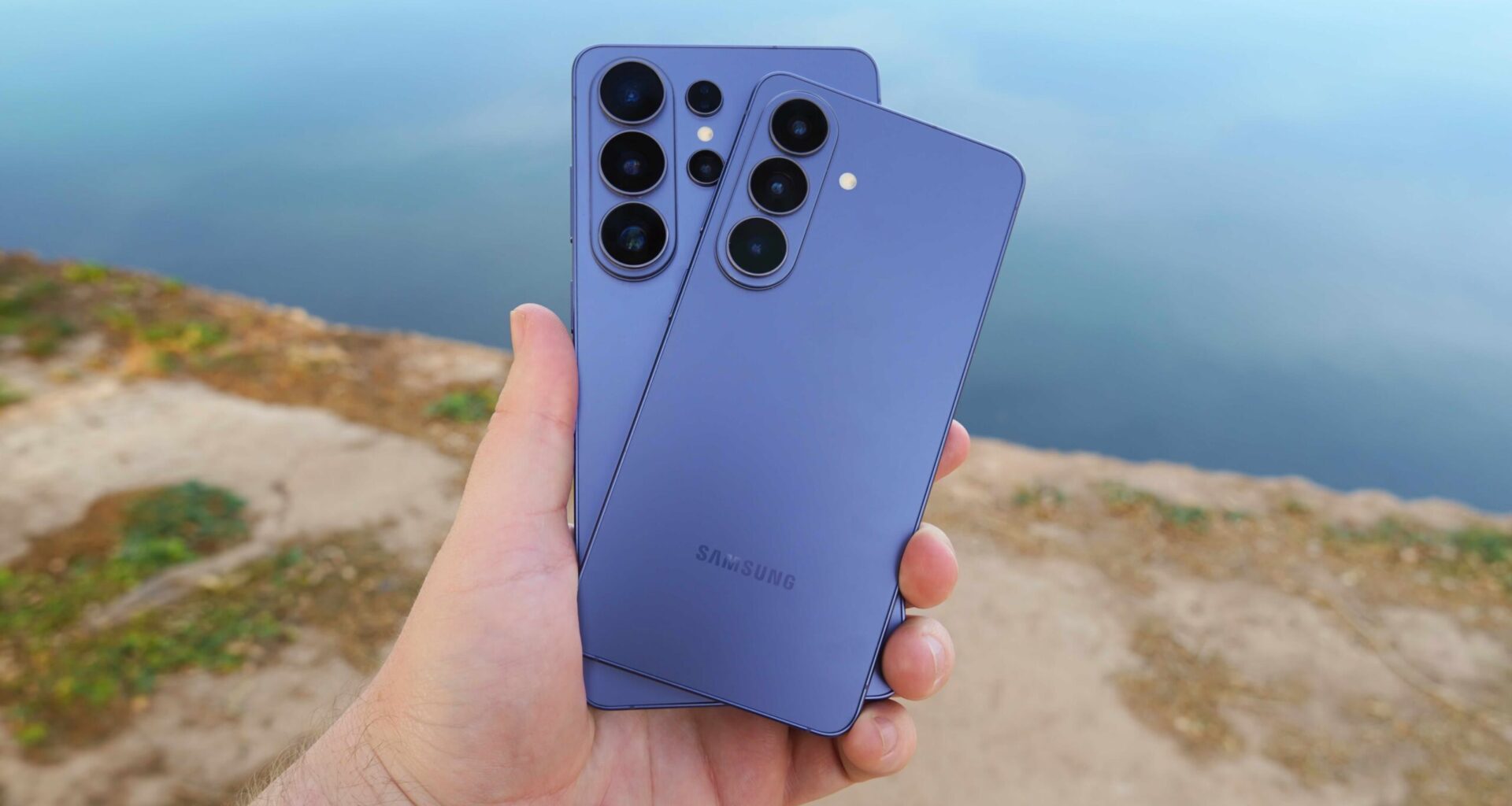 Holding the Galaxy S26 and Galaxy S26 Ultra in the hand.