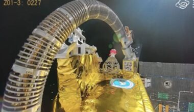 Chinese Startup Debuts Super-Bendy Robotic Arm for Orbital Repairs