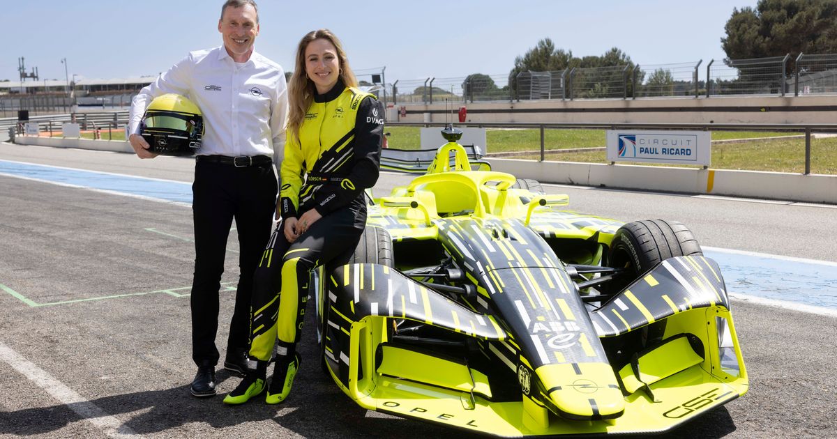 Opel presents new GEN4 Formula E prototype at GEN4 Unleashed