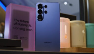 The hugely popular Galaxy S26 Ultra and iPhone 17e are lifting the US smartphone market as a whole