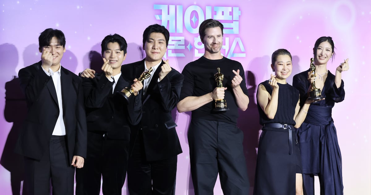 Rock-Paper-Scissors Decides 'KPop Demon Hunters' Oscar Speech - 조선일보