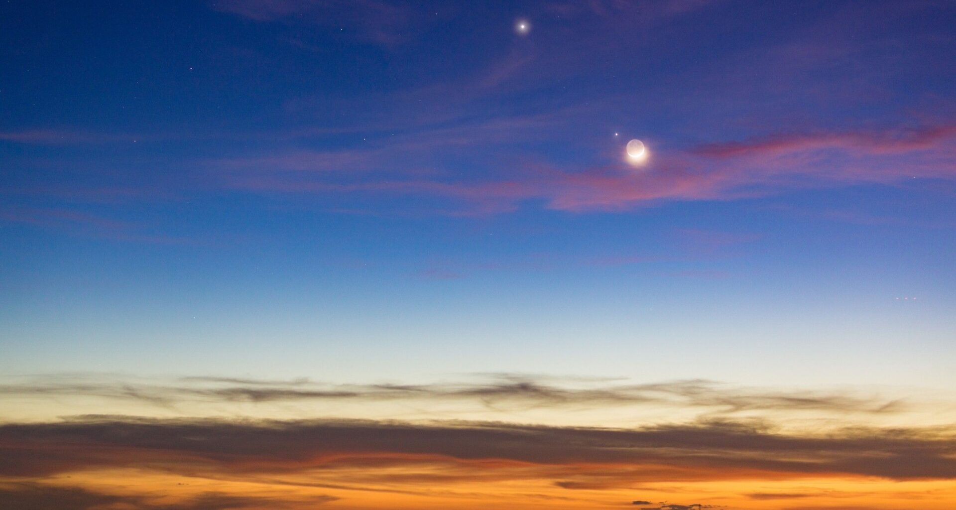 The moon and Jupiter steal the show after sunset on April 22