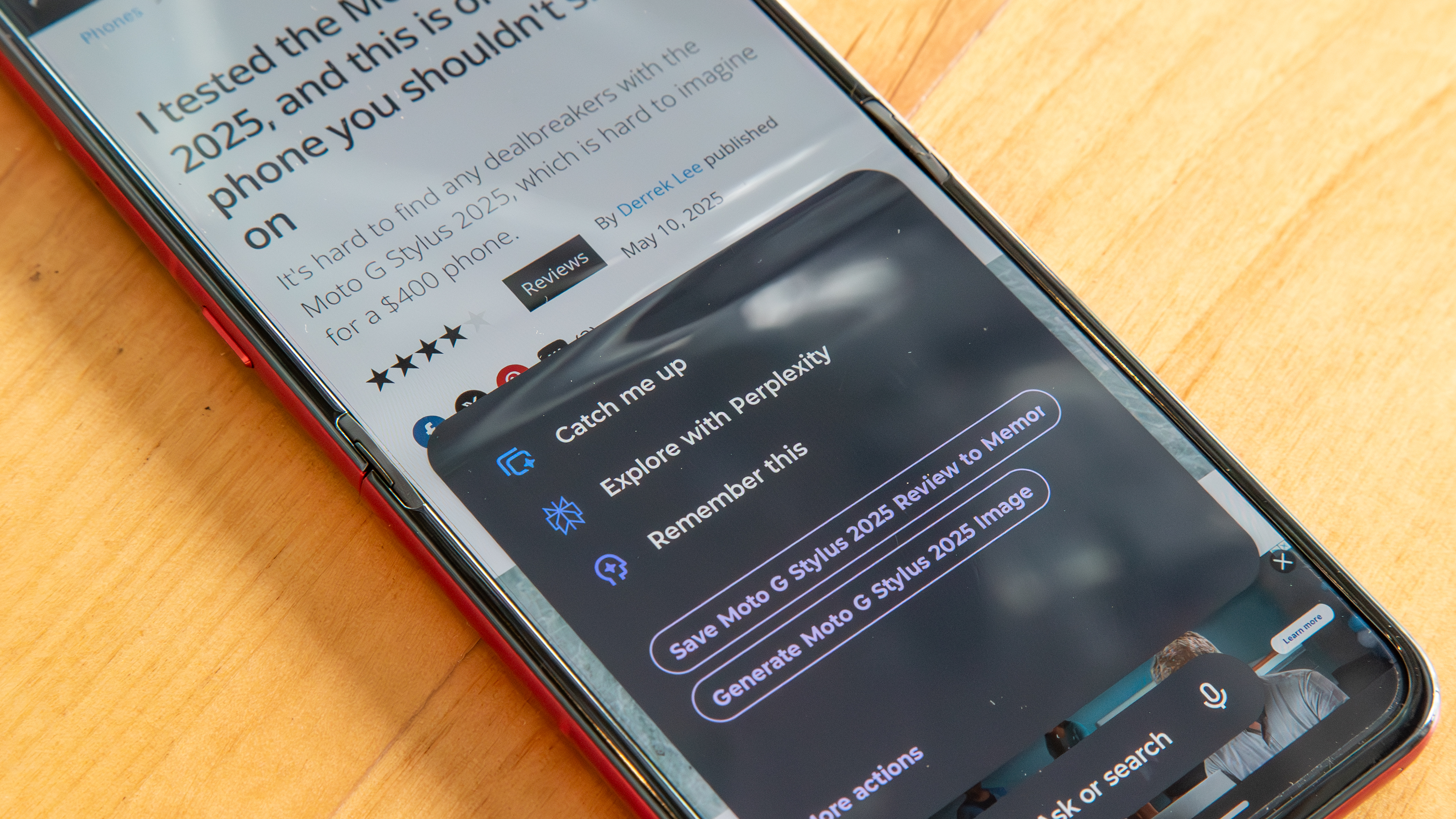 Moto AI contextual option on the Razr Ultra 2025