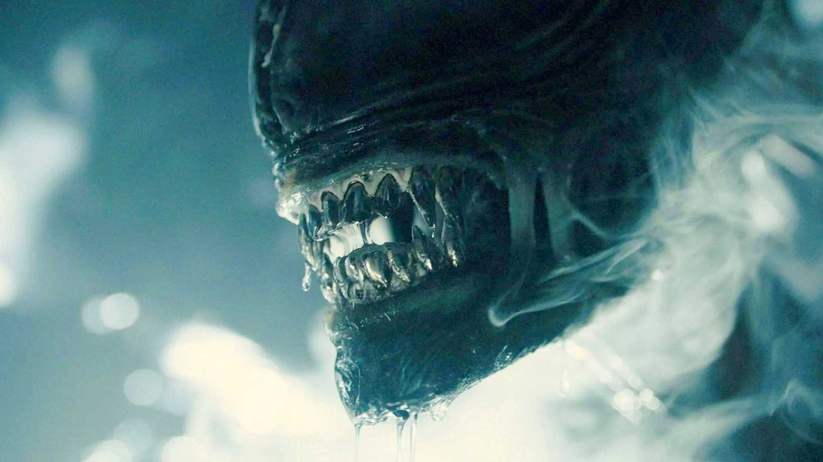 A xenomorph showing its teeth in Alien Romulus