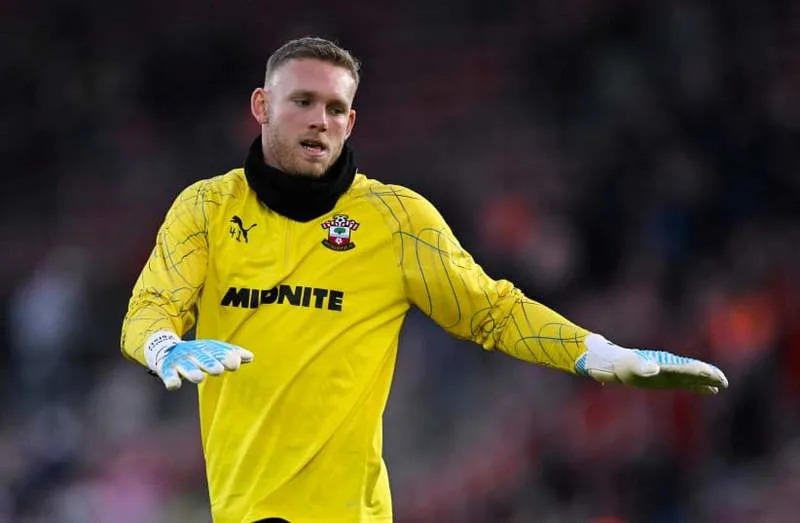 Southampton's Daniel Peretz during the warm up before the match. (credit: REUTERS/Tony O Brien)