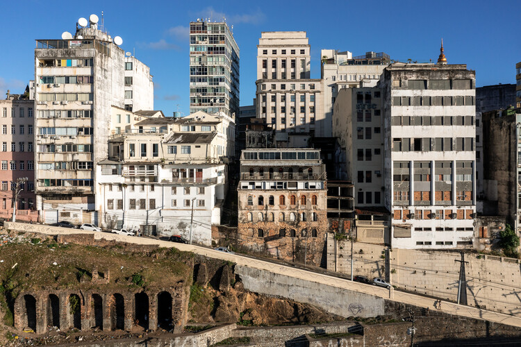 Arquivo: Deconstruction and Material Reuse for a Circular Architecture - Image 1 of 15