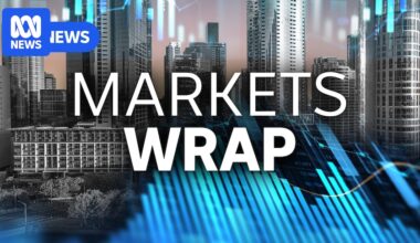 'Complacent' market drifts lower as economic outlook sours - Australian Broadcasting Corporation