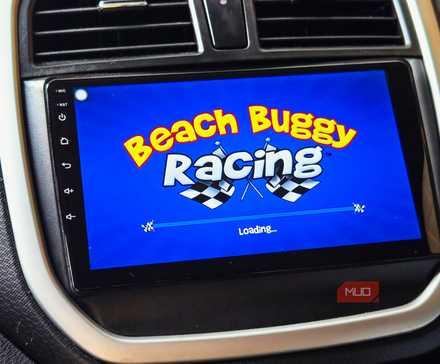 Beach Buggy Racing loading screen on a car's infotainment screen