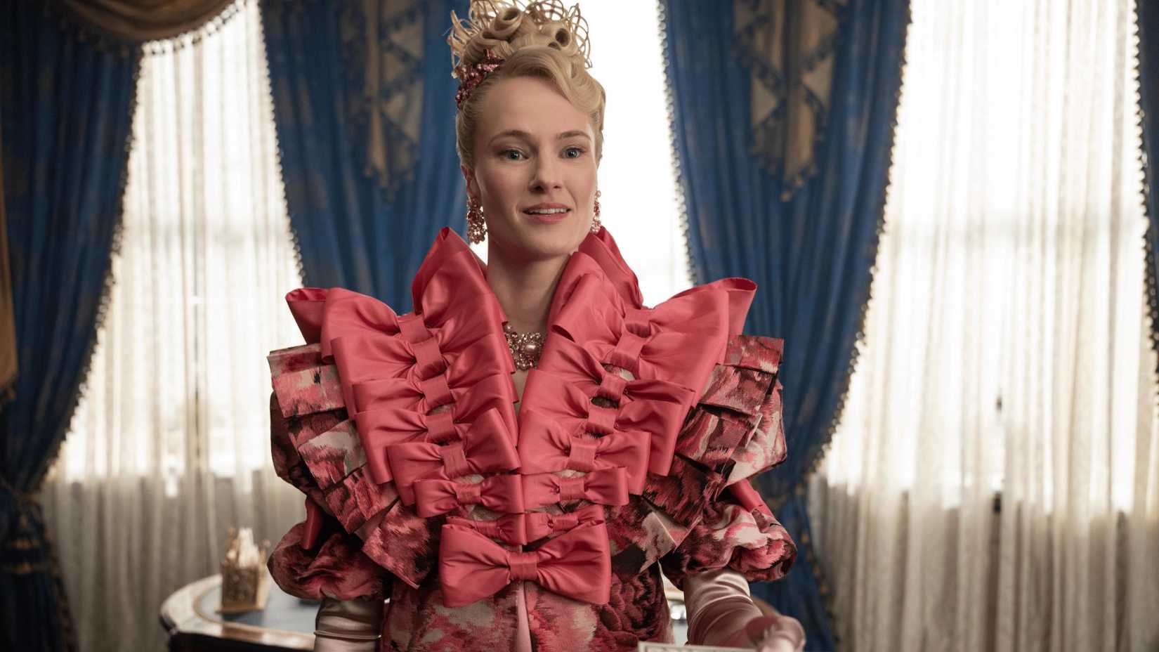 Jessica Madsen as Cressida Gun in Bridgerton.