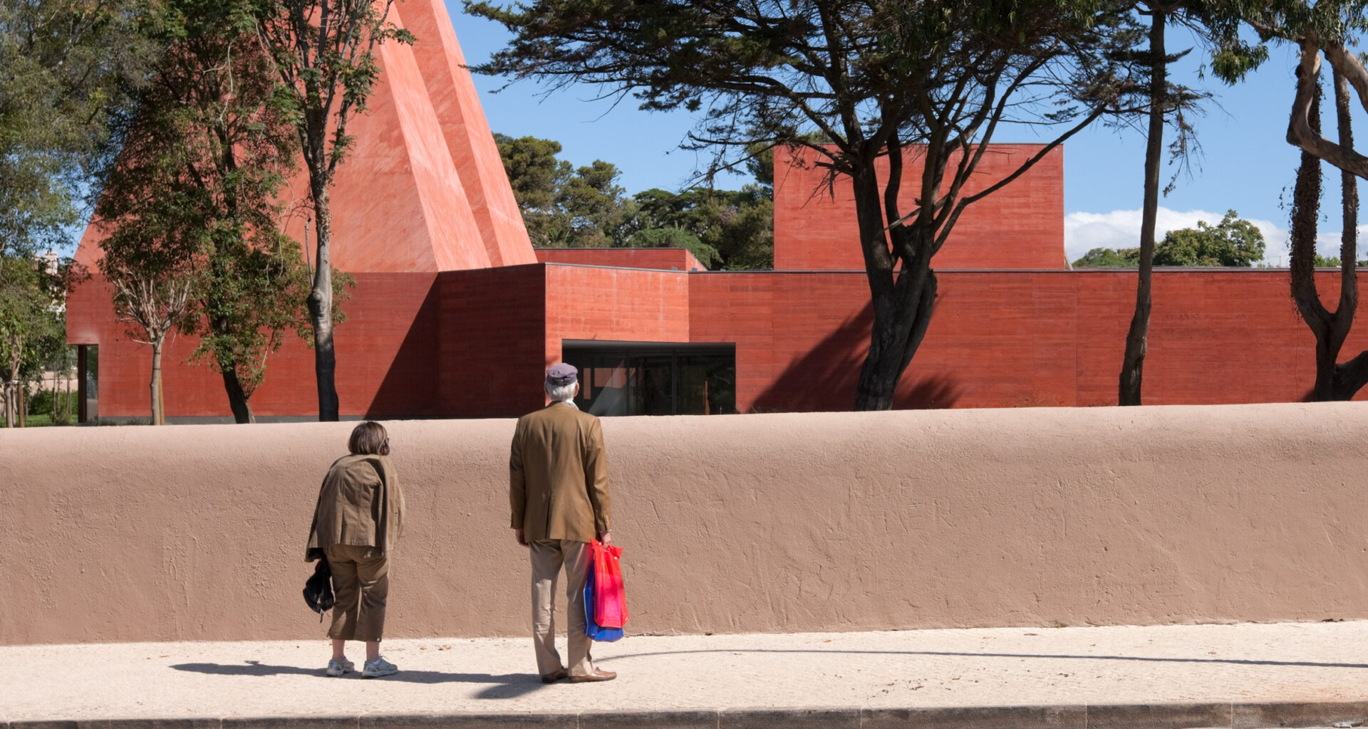 "Even donkeys like" Casa das Histórias museum says Eduardo Souto de Moura