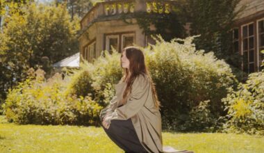 Gia Margaret Shares New Song "Alive Inside": Listen
