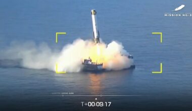 Blue Origin reuses huge New Glenn rocket for 1st time, lands booster at sea (launch video)
