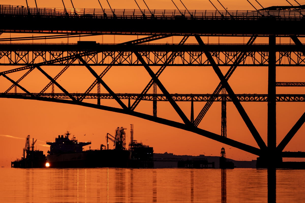 Oil prices rise and stocks fall as investors wary of ‘fragile’ US-Iran ceasefire