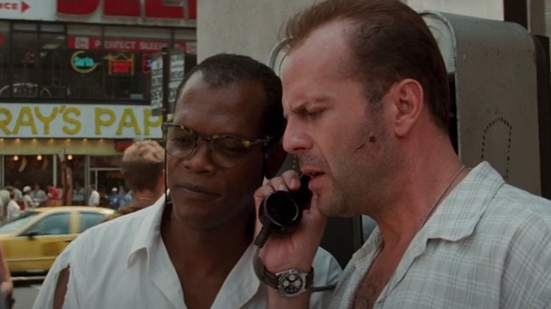 Samuel L. Jackson as Zeus and Bruce Willis as John, playing Simon Says in Die Hard With a Vengeance