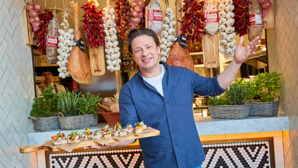 Jamie Oliver condemns ministers for ‘battering’ businesses