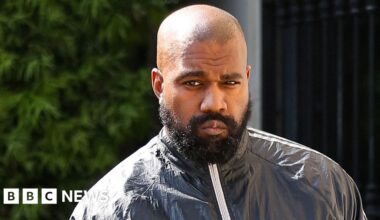 Kanye offers to meet Jewish community in UK after Wireless controversy - BBC