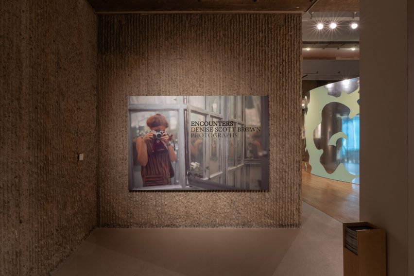 Encounters: Denise Scott Brown Photographs