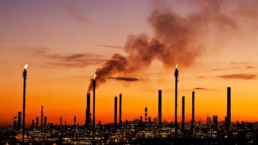 Trump Loses Grip as Oil Surge Signals Deeper Crisis