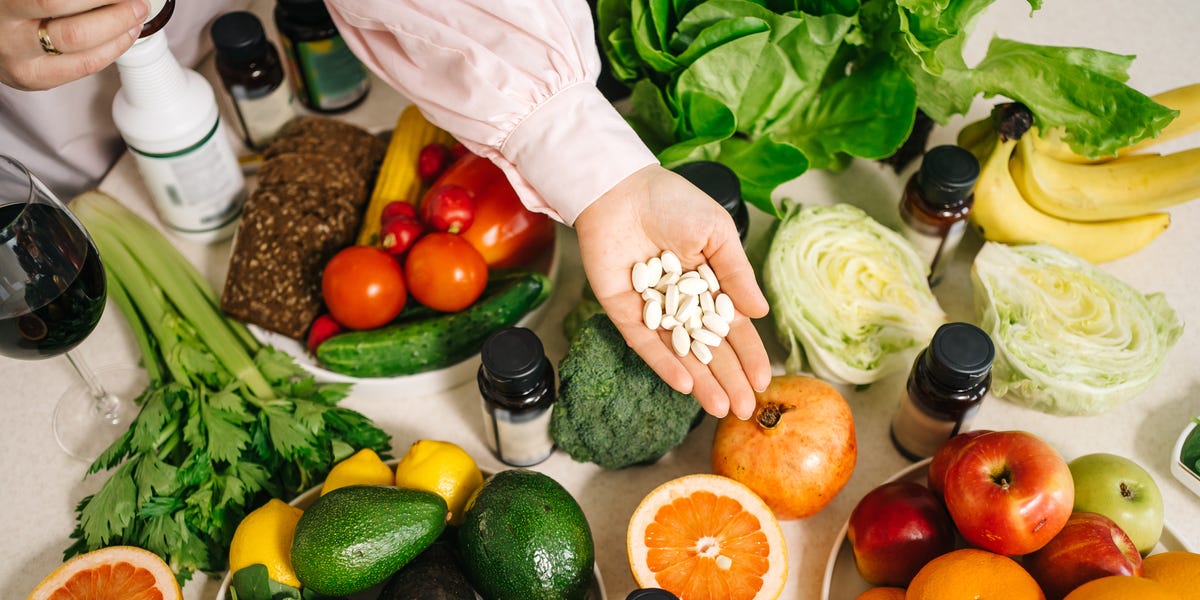 Which Pills and Powders Really Help Runners?