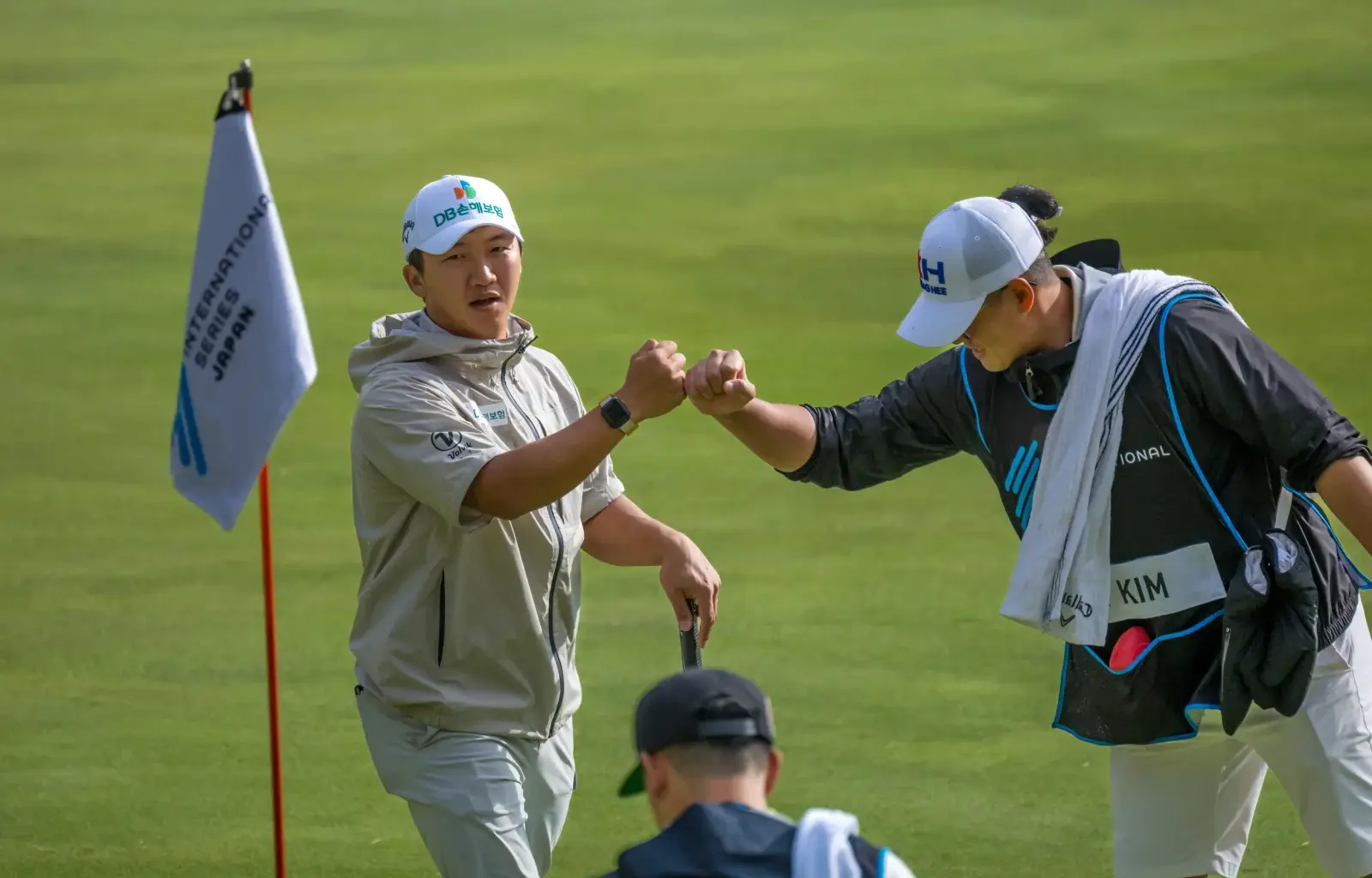 Chinese rising pair find early rhythm in Japan