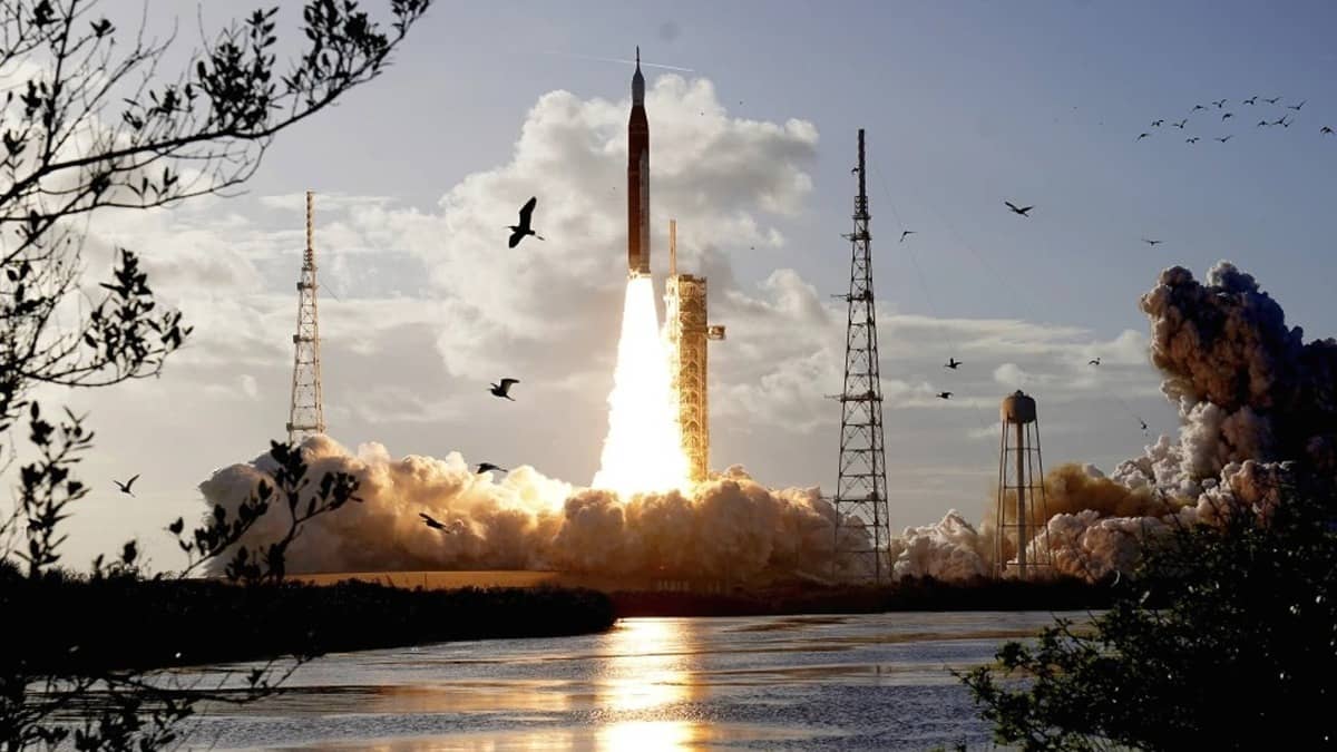 How a Remote Camera With a Sound Trigger Captured the Artemis II Launch - and Startled Birds