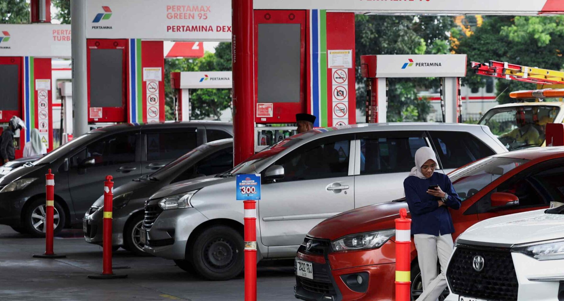 Indonesia pushes remote work, biodiesel expansion to tackle oil crisis