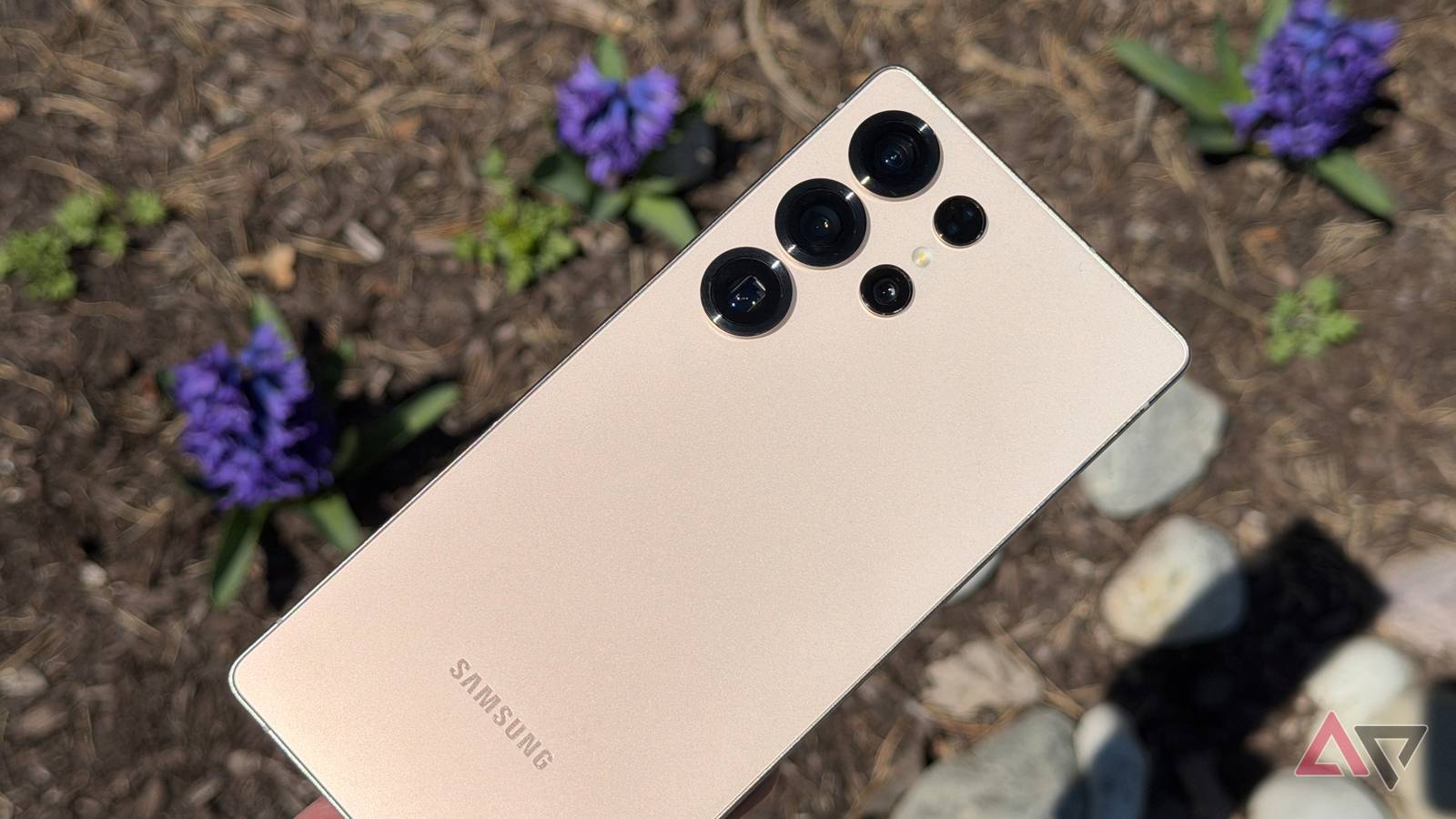 I used the Galaxy S25 Ultra, and I'm struggling to replace it in 2026