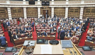 The risk to the economy of a pre-election standstill