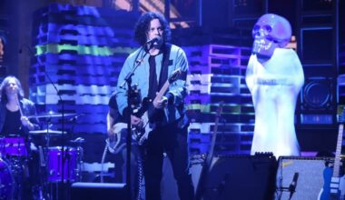 Jack White Performs 'Derecho Demonico' and 'G.O.D.'