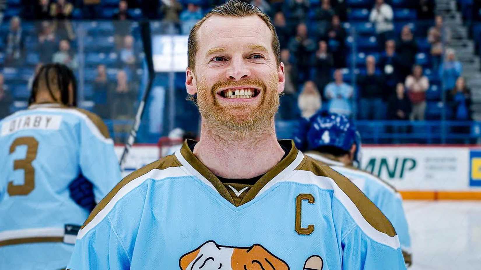 Jared Keeso smiling as Shoresy on the ice in season 2