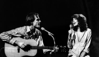 Why Carly Simon And James Taylor's Beloved 1974 Duet Mockingbird Is More Meaningful Than You Realize