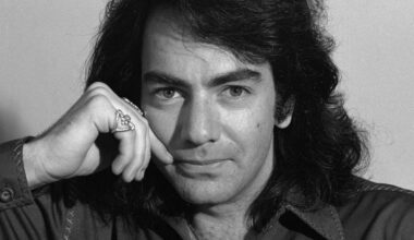5 Neil Diamond Songs That Prove 1970 Was The Best Year Of His Career