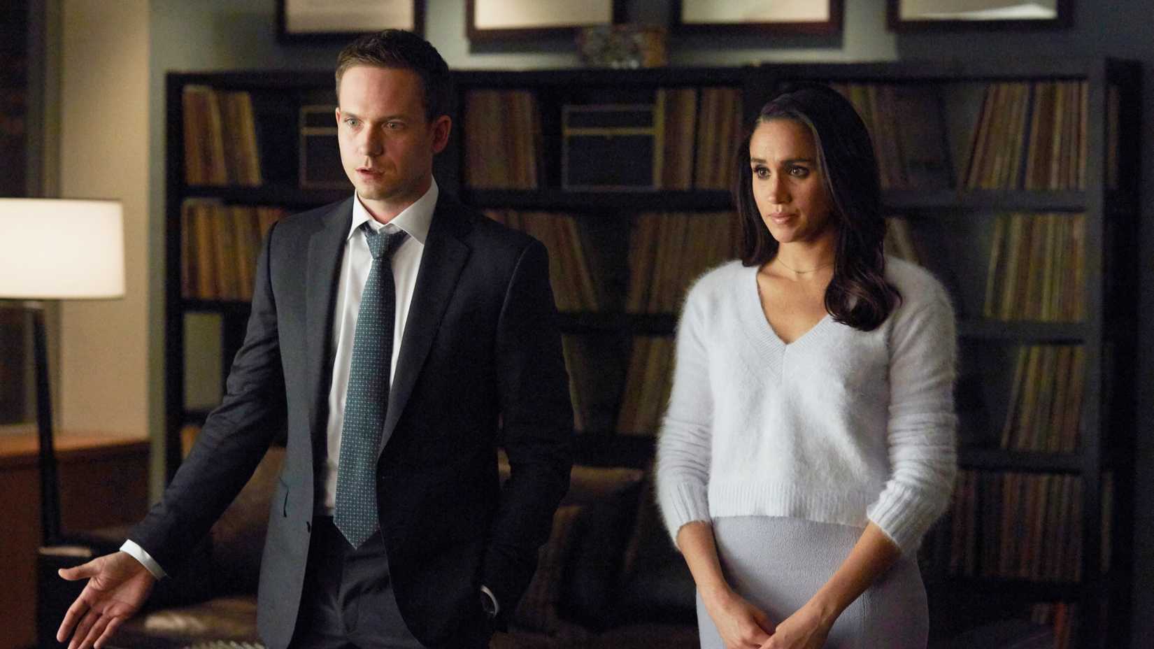 Mike Ross (Patrick J. Adams) and Rachel Zane (Meghan, Duchess of Sussex née Markle) in Suits.