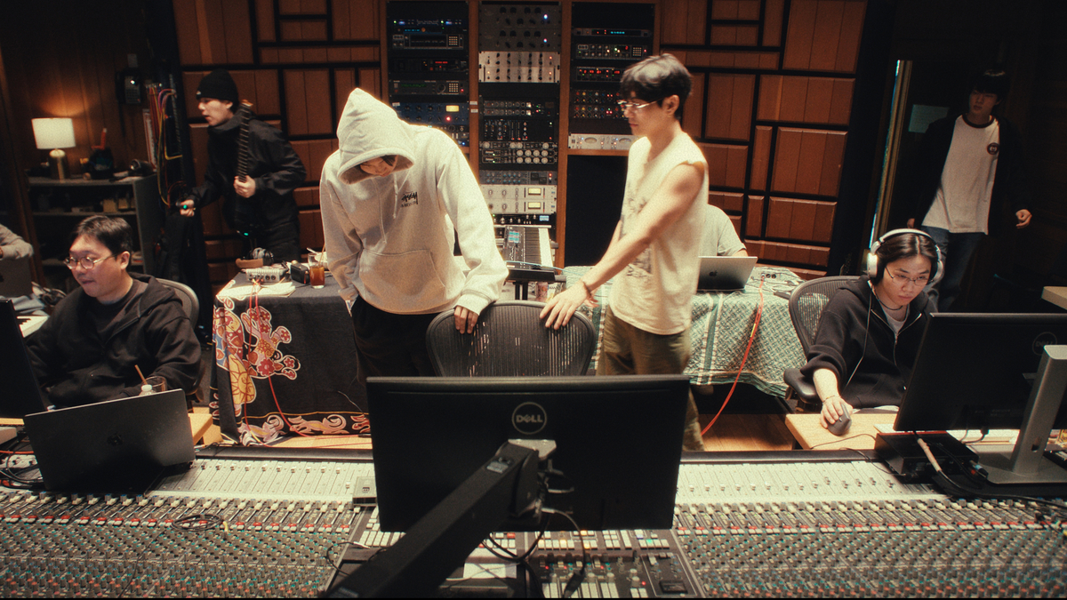 BTS and producers work on songs for the fifth LP "Arirang" at a studio in Los Angeles in August 2025. (Netflix)