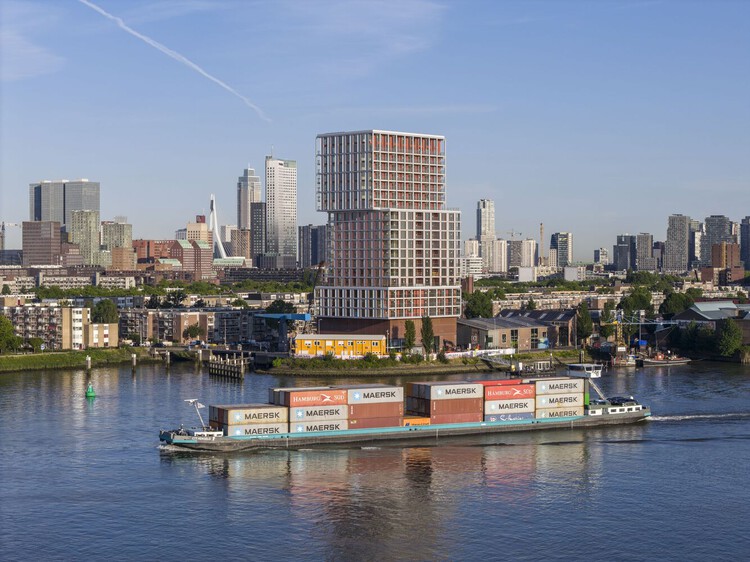 No Solid Ground: Three Approaches to Building Below Sea Level in Rotterdam - Image 49 of 70