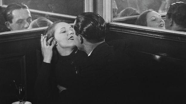 10 intimate images of a lost, decadent 1930s Paris