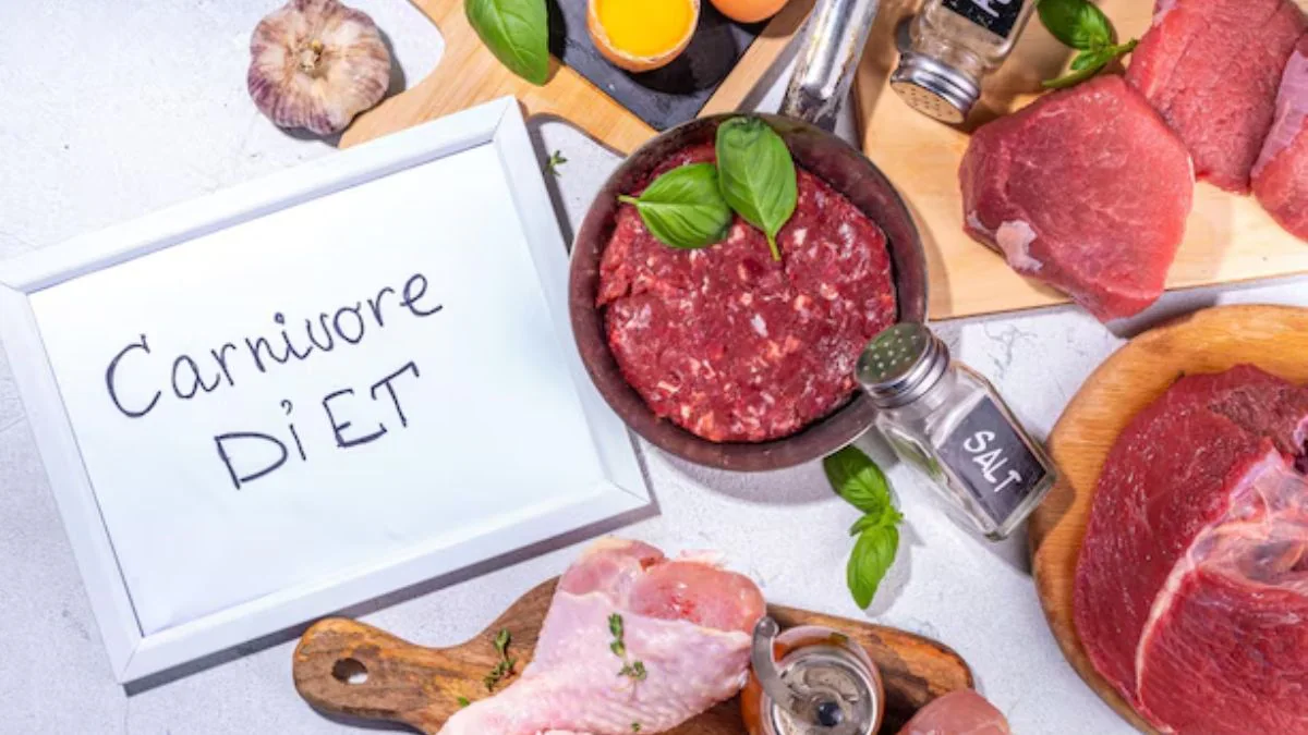 Visceral fat responds better to stable blood sugar levels, adequate protein intake, quality sleep, and regular strength training. Photo: Freepik