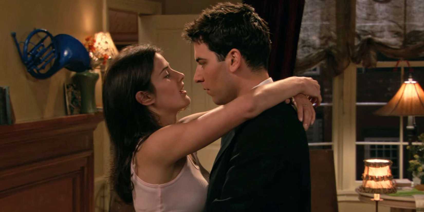 Robin and Ted dancing in the living room in How I Met Your Mother