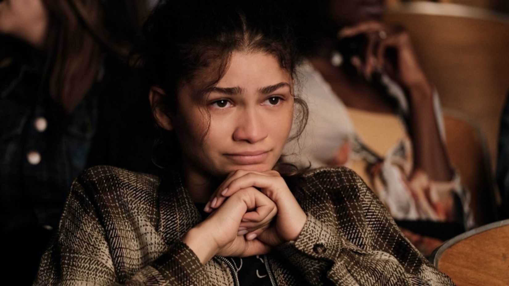 Rue watching Lexi's play in Euphoria