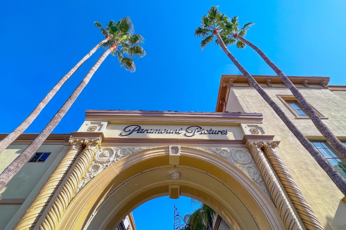 Fonda, Bonello, and Stewart rally against Paramount-Warner merger. Hollywood responds in kind