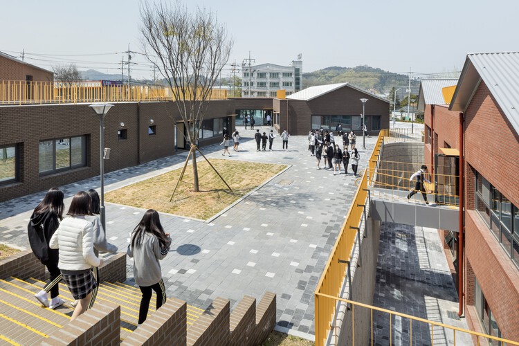 Smurf Village School / Hyunjoon Yoo + Partners - Exterior Photography, Windows