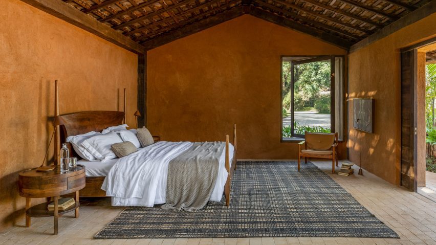 Taipa lined pavilion in Sao Paulo