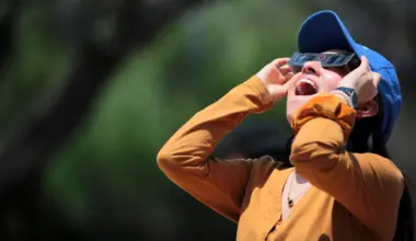 Total solar eclipse led to seismic quiet for cities within its path