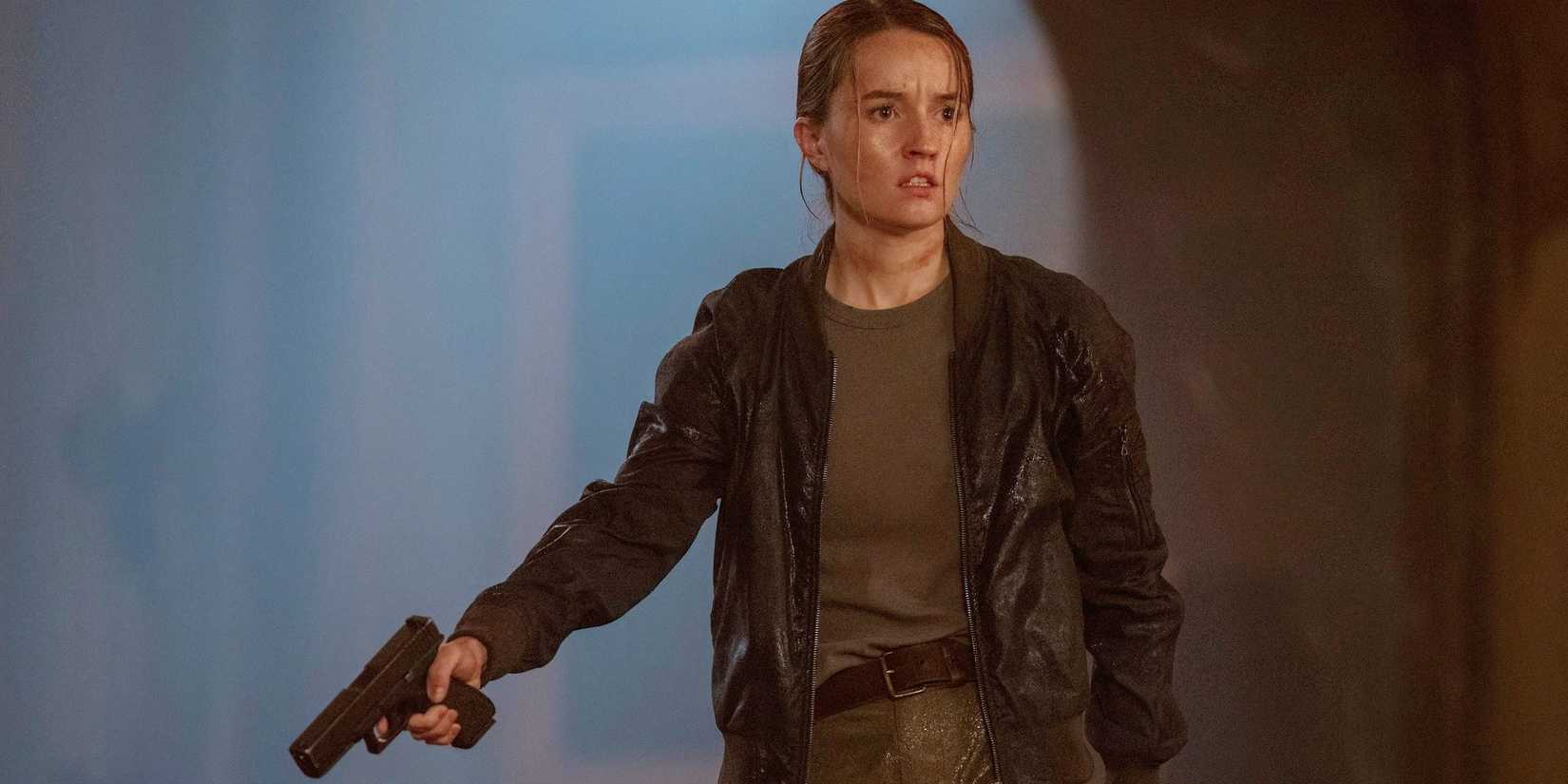 Abby holding a gun in The Last of Us season 2