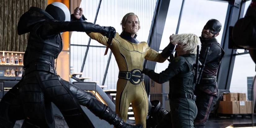 Sentry fighting the Thunderbolts